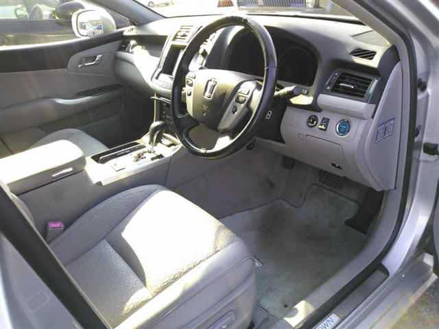 TOYOTA CROWN 2011