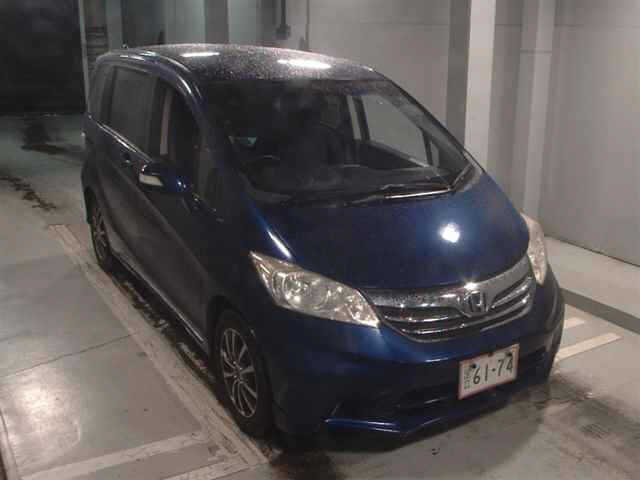 HONDA FREED 2013