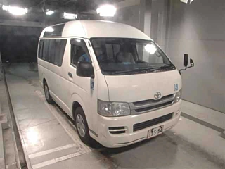 TOYOTA HIACE VAN