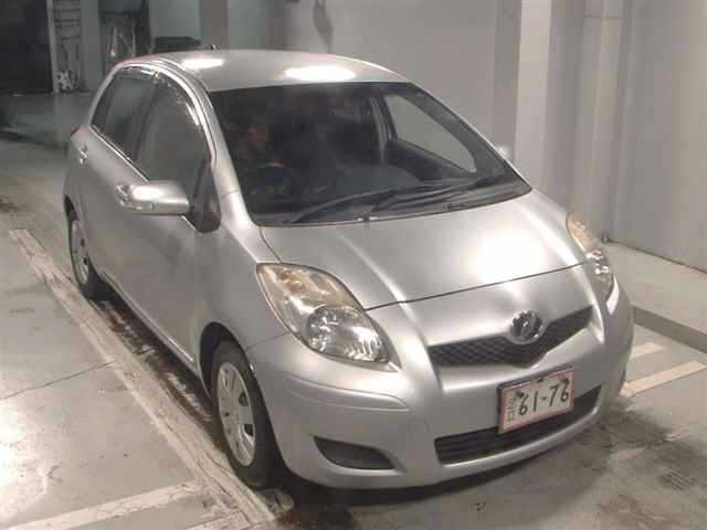 TOYOTA VITZ 2011