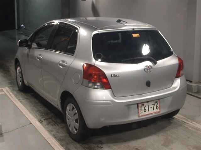TOYOTA VITZ 2011