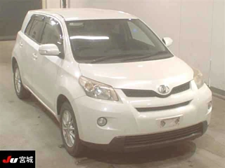 TOYOTA IST