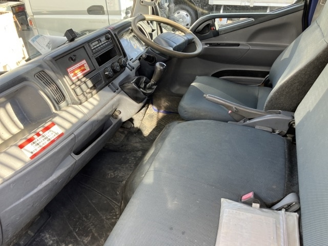 MITSUBISHI FUSO TRUCK 2012