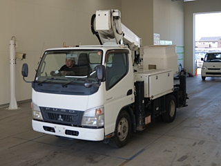 MITSUBISHI CANTER