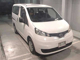 NISSAN NV200
