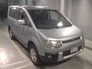 MITSUBISHI DELICA D5
