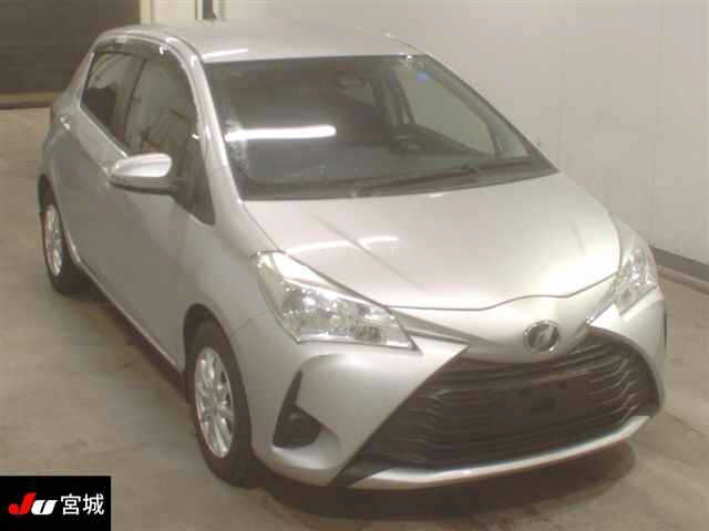 TOYOTA VITZ 2017
