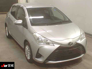 TOYOTA VITZ 2017