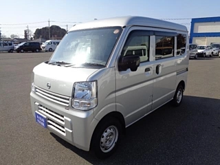 NISSAN CLIPPER VAN