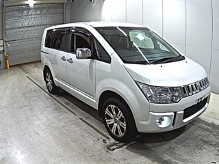 MITSUBISHI DELICA D5