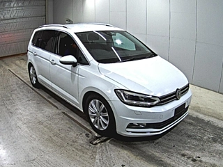 VOLKSWAGEN GOLF TOURAN