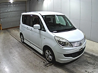 MITSUBISHI DELICA D2
