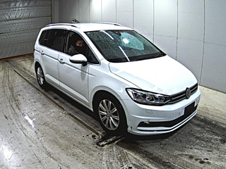 VOLKSWAGEN GOLF TOURAN