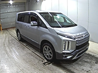 MITSUBISHI DELICA D5