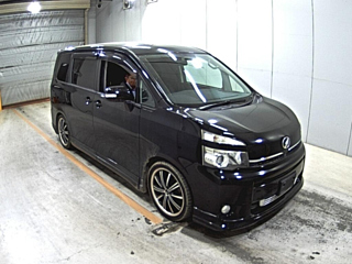Toyota Voxy 2011