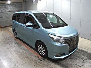 Toyota Esquire 2014