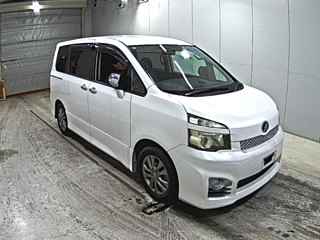 Toyota Voxy 2010
