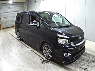 Toyota Voxy 2010