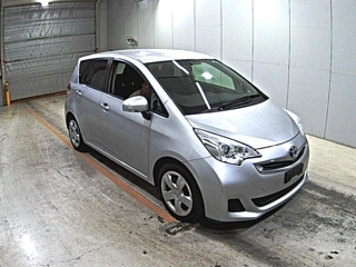 Toyota Ractis 2015