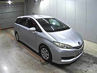 Toyota Wish 2013