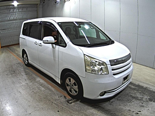 Toyota Noah 2007