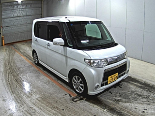 Daihatsu Tanto 2011