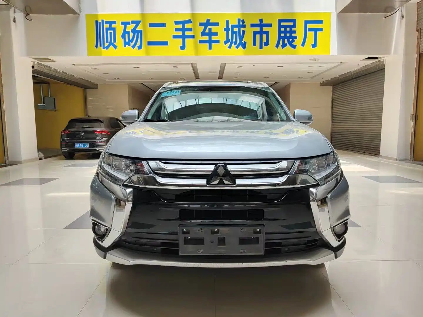 MITSUBISHI OUTLANDER 2016