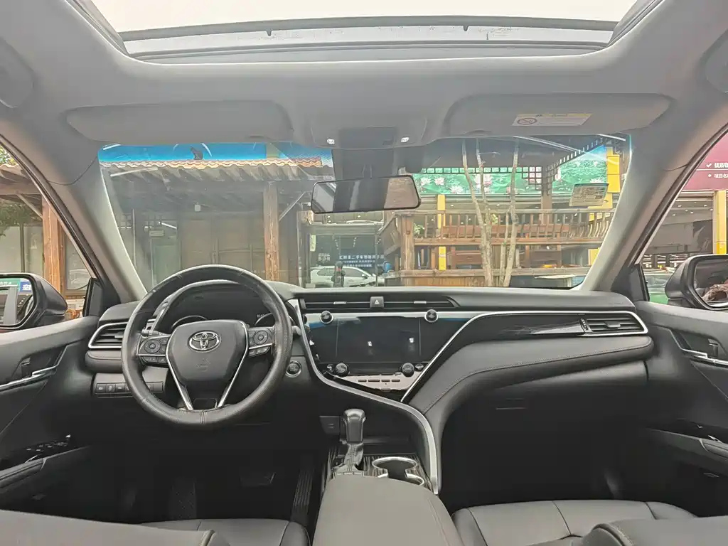 TOYOTA CAMRY 2019
