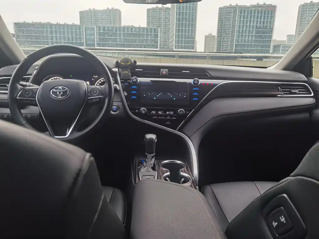 TOYOTA CAMRY 2020