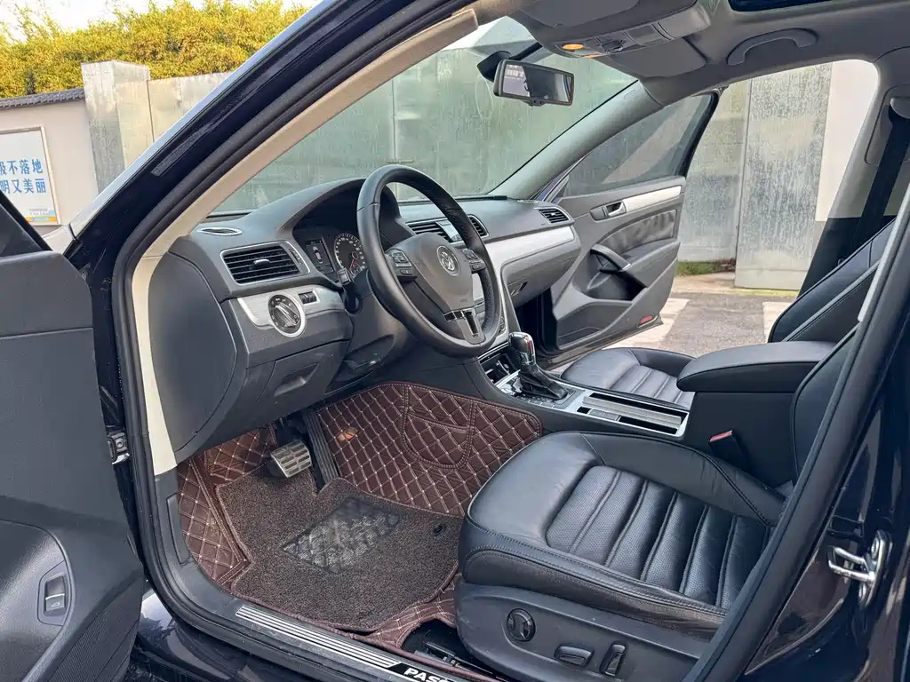 VOLKSWAGEN PASSAT 2014