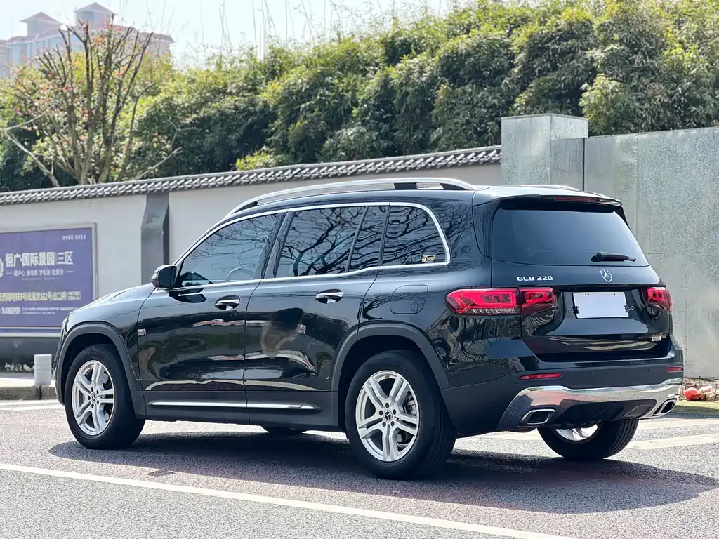 MERCEDES BENZ GLB 2022