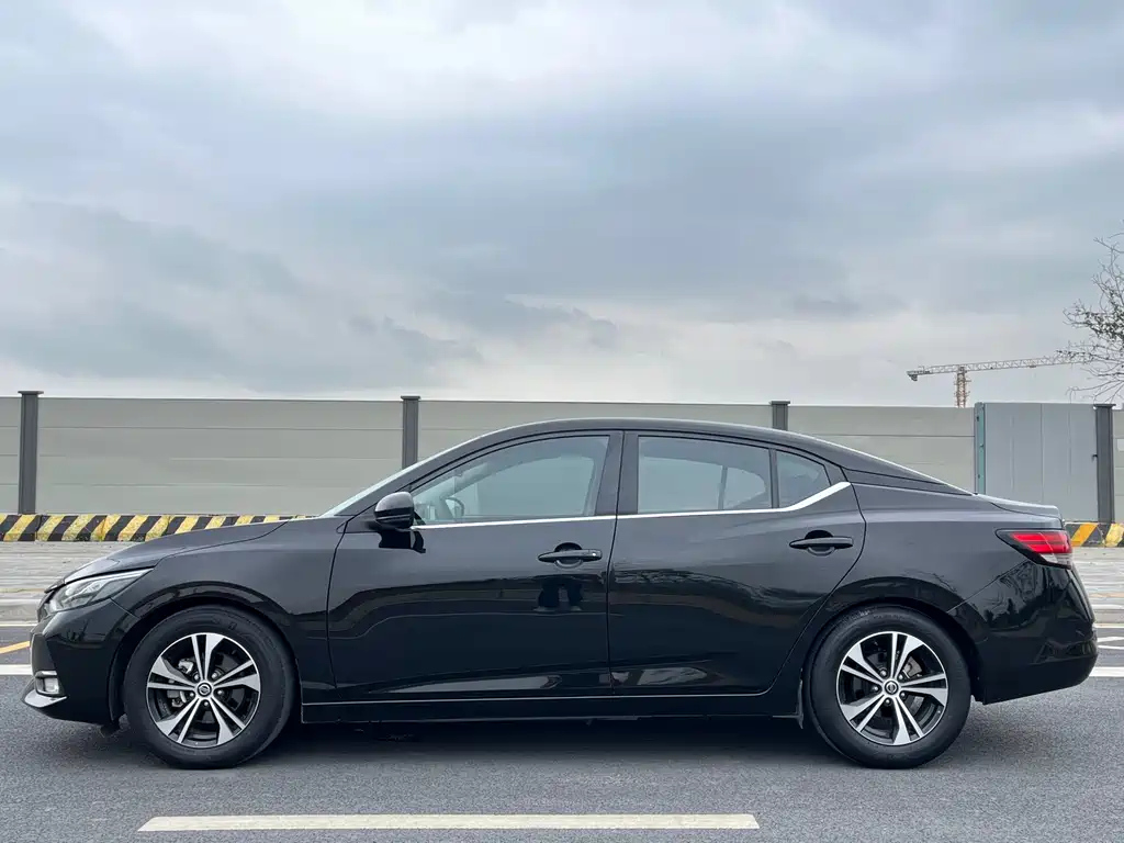 NISSAN SYLPHY 2019