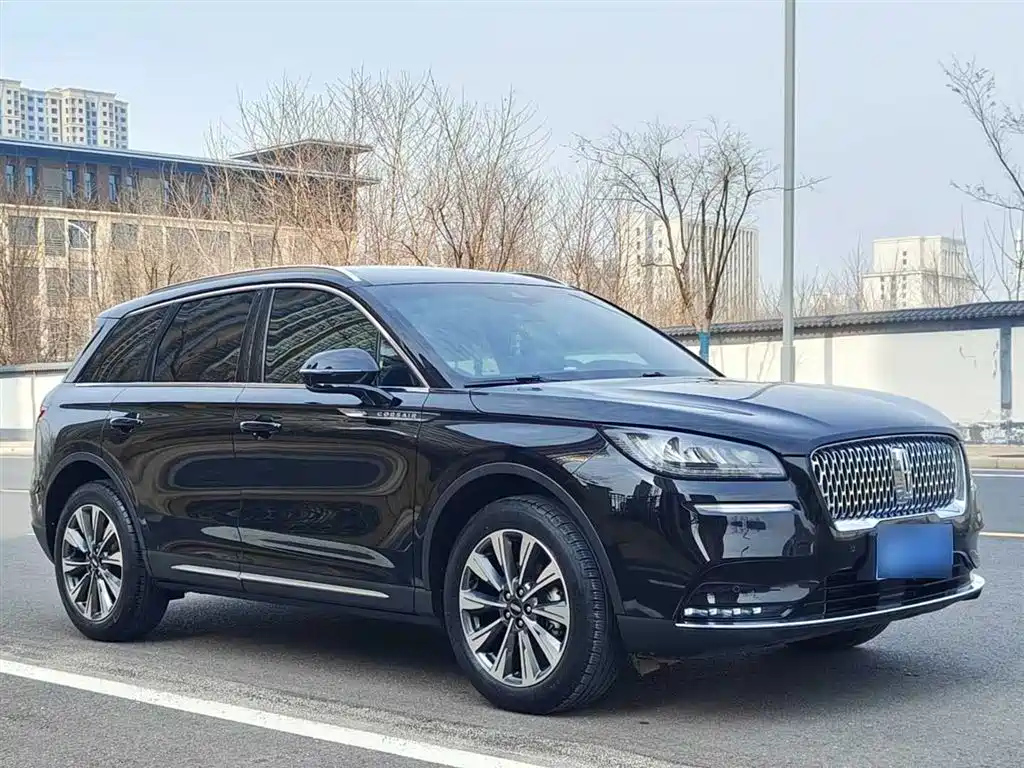 LINCOLN ADVENTURER 2021