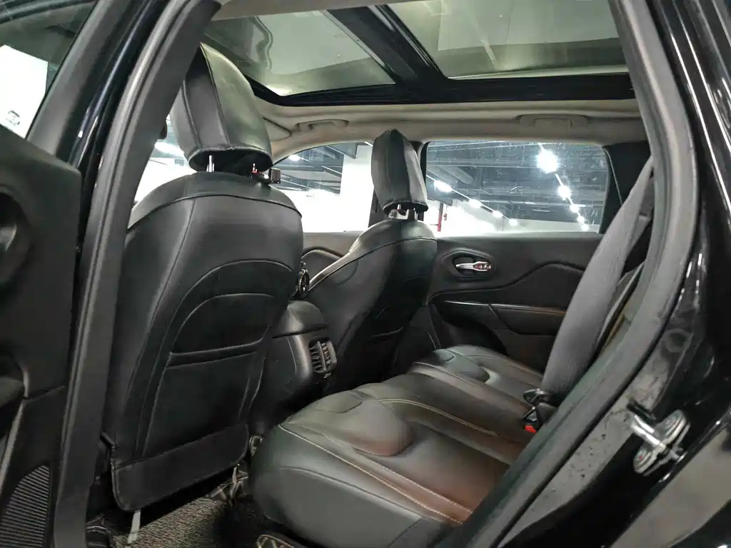 JEEP CHEROKEE 2019