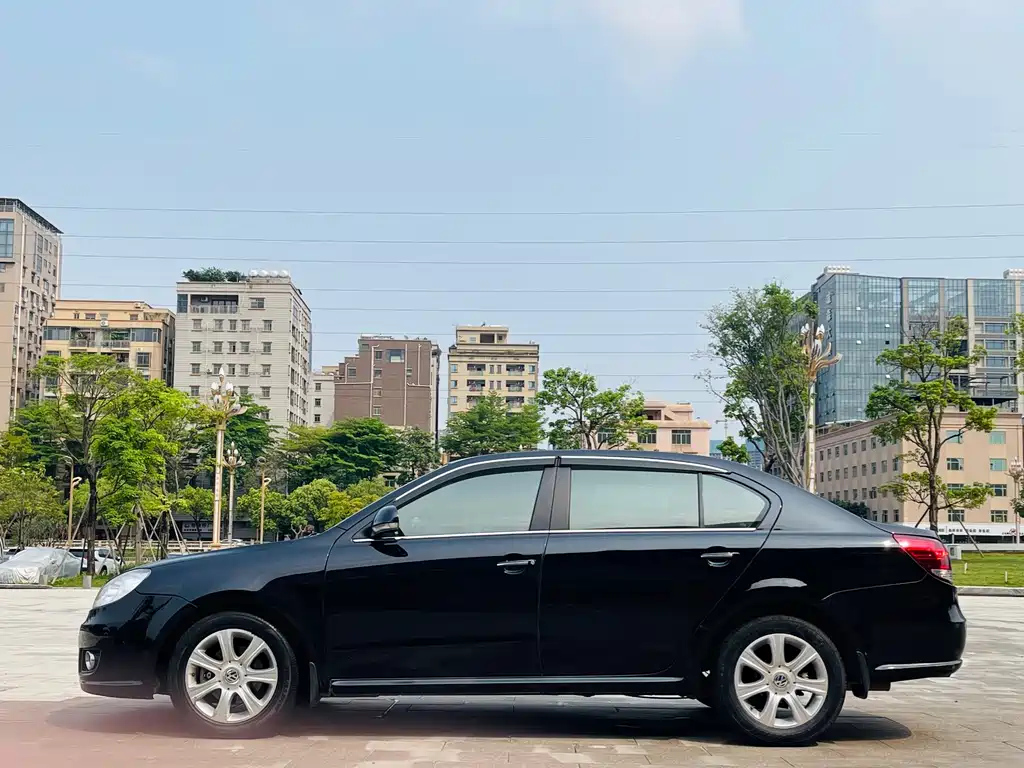 VOLKSWAGEN LAVIDA 2013