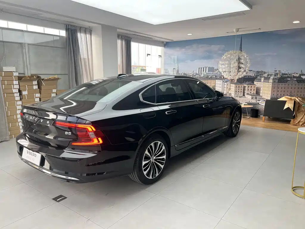 VOLVO S90 2022