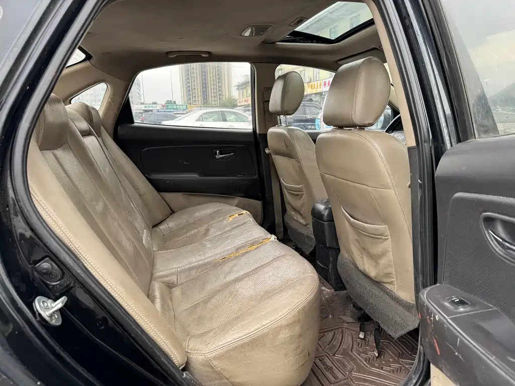HYUNDAI CELESTA 2011