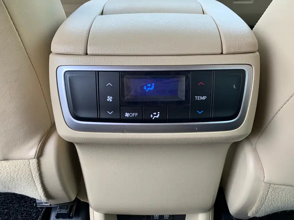 TOYOTA HIGHLANDER 2020