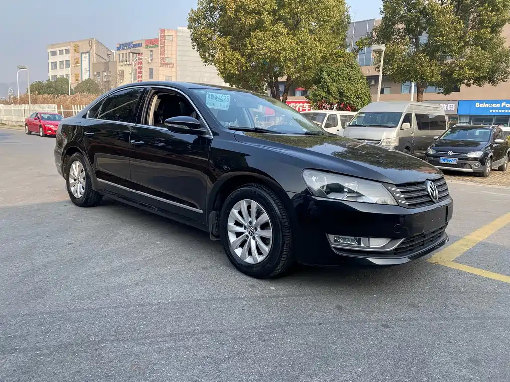 VOLKSWAGEN PASSAT 2014