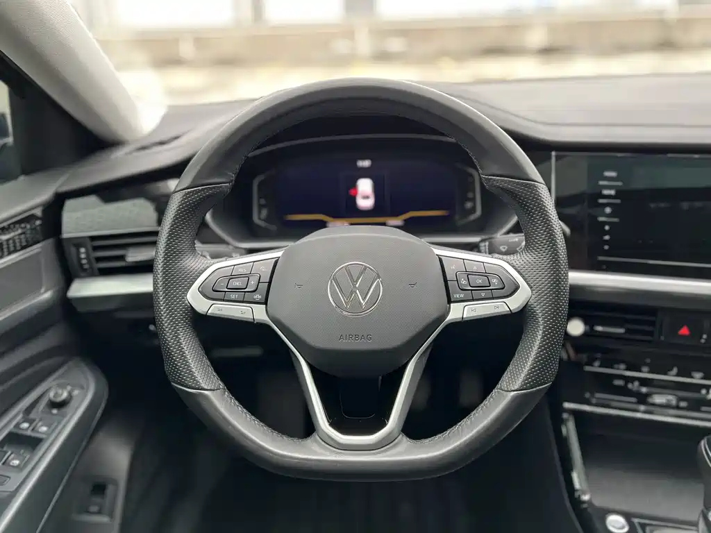 VOLKSWAGEN PASSAT 2022