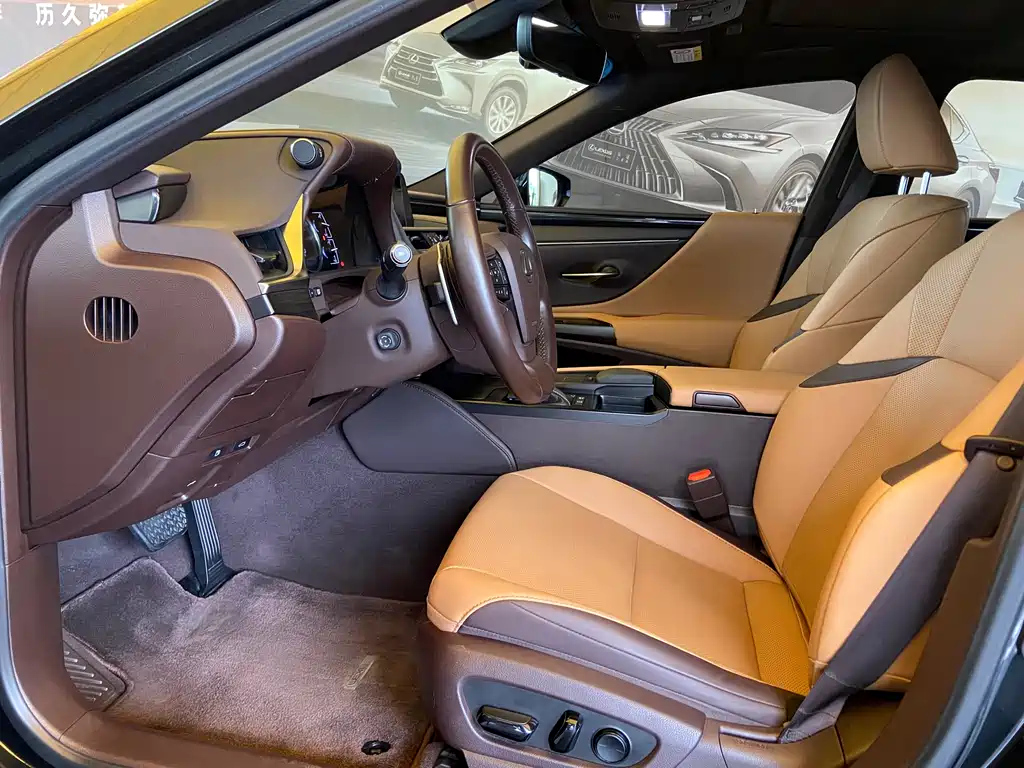 LEXUS ES 2021