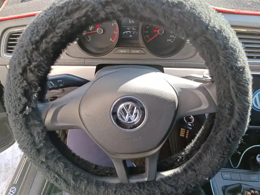 VOLKSWAGEN LAVIDA 2016