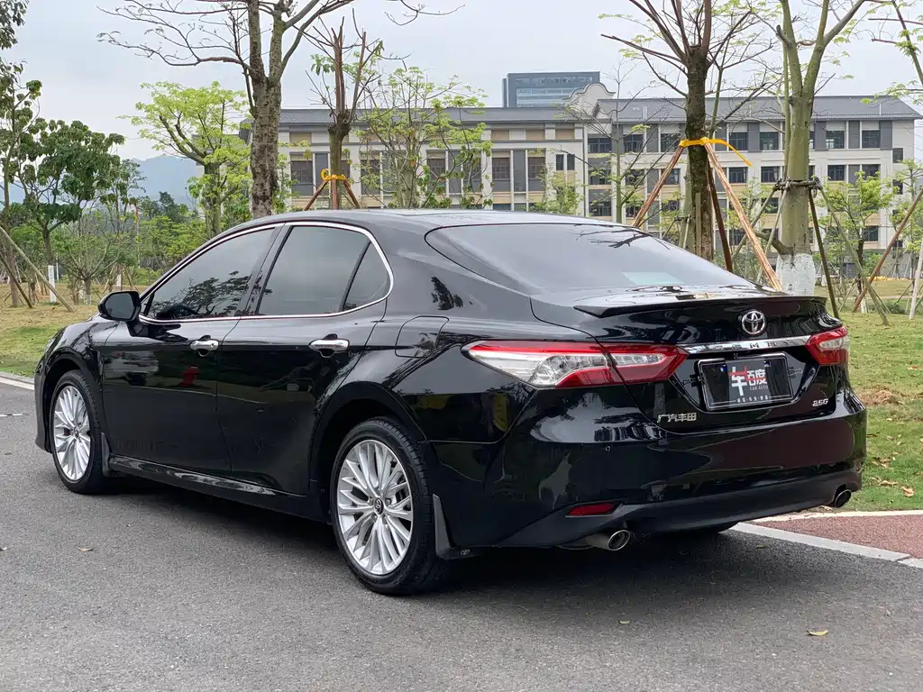 TOYOTA CAMRY 2019