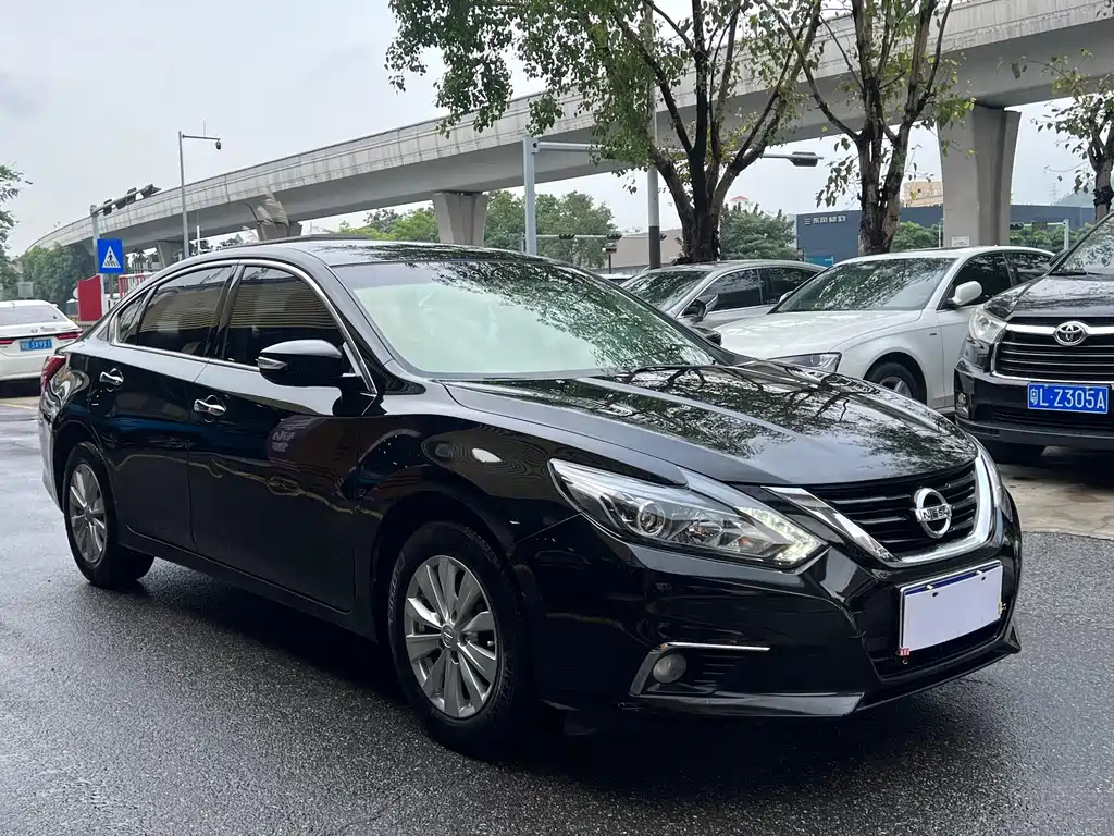 NISSAN TEANA 2018