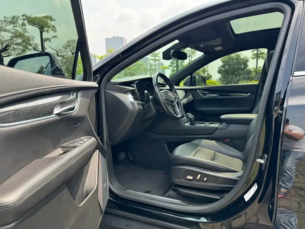 CADILLAC XT5 2021