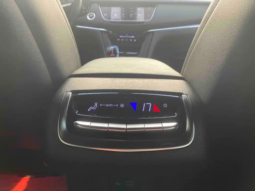 CADILLAC XT6 2020