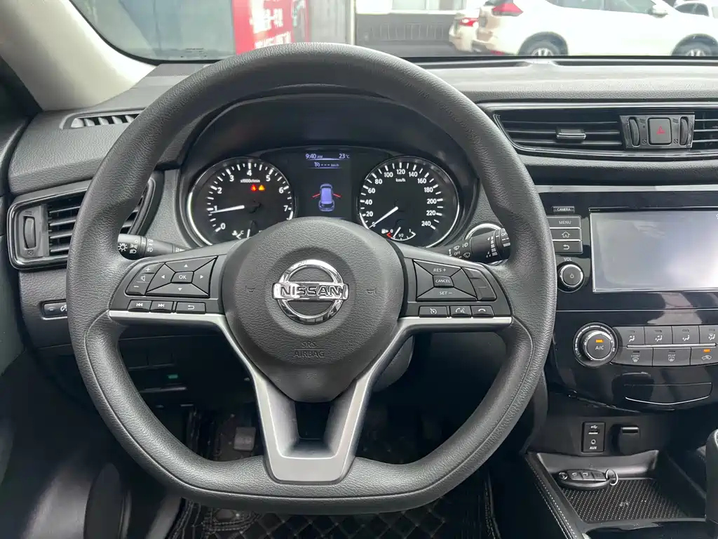 NISSAN X-TRAIL 2018