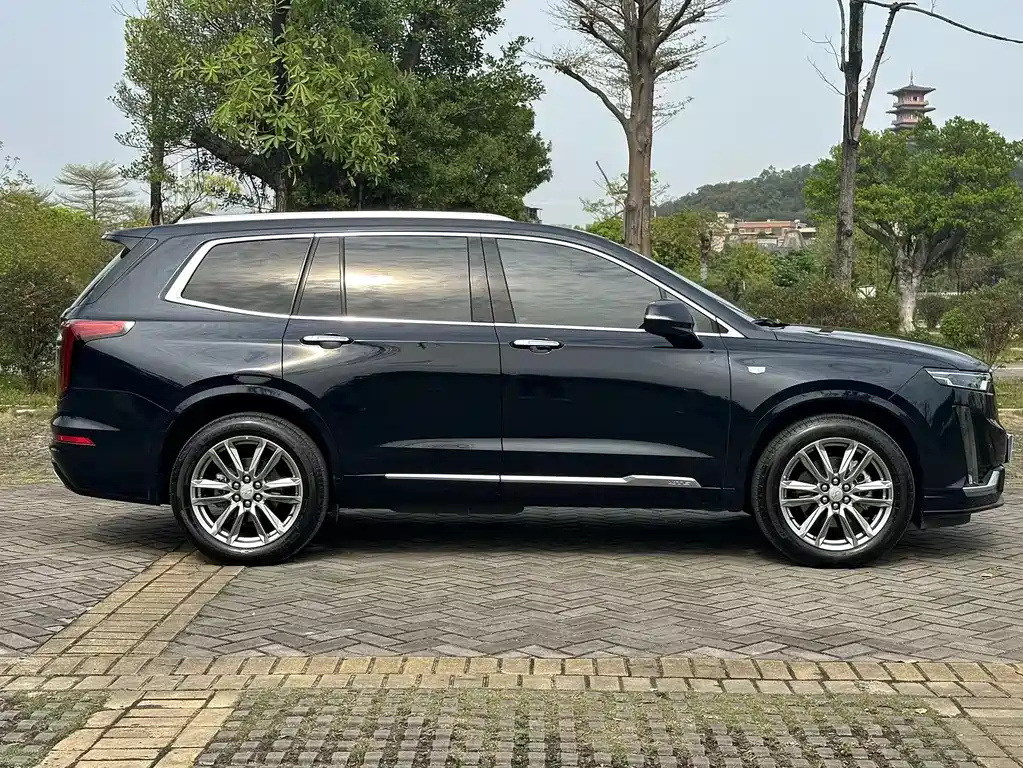 CADILLAC XT6 2021