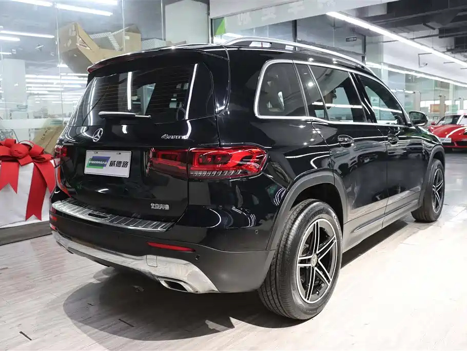 MERCEDES BENZ GLB 2023