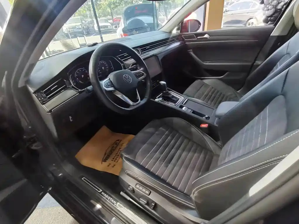 VOLKSWAGEN MAGOTAN 2020